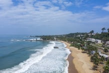 •La plage de San Pedro, 300 kilomètres à l’ouest d’Abidjan, dans le district du Bas-Sassandra. © Nabil Zorcot