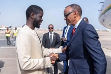 Paul Kagame arrive à Dakar accueilli par son homologue Bassirou Diomaye Faye, le 11 mai 2024. © Twitter Présidence du Sénégal