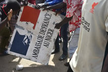 Lors de la tentative d’assaut contre l’ambassade de France à Niamey, le 30 juillet 2023. © AFP