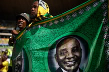 Lors d’un meeting électoral de l’ANC. © Photo by Phill Magakoe / AFP