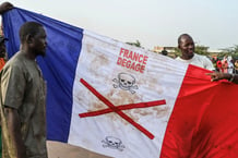 Des manifestants pro-junte militaire, à Niamey, en septembre 2023. © Photo by AFP