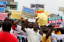Depuis près d’une semaine, des manifestations contre la mauvaise gouvernance se déroulent au Nigeria, comme ici à Ojota, dans la ville de Lagos, le 2 août. © Adekunle Ajayi / NurPhoto / NurPhoto via AFP