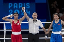 La boxeuse algérienne Imane Khelif, victorieuse face à la Chinoise Liu Yang © Aytac Unal / ANADOLU / Anadolu via AFP