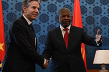 Le secrétaire d’État américain Antony Blinken et le président angolais João Lourenço à Luanda, en janvier 2024. © Andrew CABALLERO-REYNOLDS / POOL / AFP