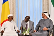 Le Cheikh Mohamed bin Zayed al-Nahyan et le président de transition du Tchad, Mahamat Idriss Deby à Abou Dhabi, le 14 juin 2023. © Hassan Al Menhali / UAE’s Ministry of Presidential Affairs / AFP