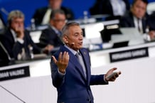 Le chef du comité de candidature du Maroc à l’organisation de la Coupe du monde 2026, Moulay Hafid Elalamy, lors du congrès de la Fifa à Moscou, le 13 juin 2018. © Pavel Golovkin/AP/SIPA