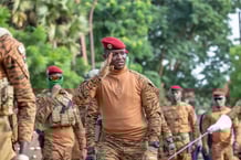 Le gouvernement du capitaine Ibrahim Traoré va désormais poursuivre les propagateurs de « contenus malveillants » et de « fausses informations ». © Présidence du Faso
