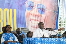 Laurent Gbagbo et son épouse Nady Gbagbo, lors de la fête de la renaissance à Dabou, le 12 avril 2025. © Issouf Sanogo / AFP