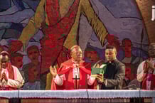 Le cardinal congolais Fridolin Ambongo, lors d’une messe en commémoration du défunt pape François à la cathédrale Notre-Dame du Congo à Kinshasa, le 21 avril 2025. © Photo par Hardy BOPE / AFP