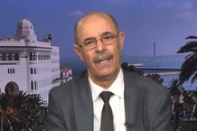 Le 28 avril, le professeur de sciences islamiques à l’université d’Alger, Mohamed Amine Belghit, s’est une nouvelle fois attaqué à l’amazighité sur la chaîne de télévision émiratie Sky News Arabia. © YouTube