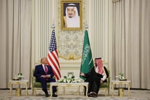 Donald Trump et Mohamed Ben Salmane à la Cour royale saoudienne, le 13 mai 2025, à Riyad, en Arabie saoudite. © Win McNamee / Getty Images via AFP