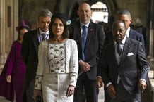 Ali Bongo Ondimba (à dr.) et son épouse Sylvia Bongo Ondimba (à g.) à l’abbaye de Westminster, dans le centre de Londres, le samedi 6 mai 2023. © Ben Stansall/AP/SIPA