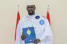 Mamadi doumbouya, le 26 juin 2025, lors de la cérémonie de remise du projet de nouvelle Constitution.
© Présidence de la République de Guinée © Présidence de la République de Guinée