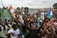 Manifestation pacifique de l’opposition, dans le quartier de Yopougon, à Abidjan, le 9 août 2025. © Issouf SANOGO / AFP