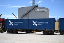 Train de la compagnie Lobito Atlantic Railway (LAR) au port de Lobito, le 4 décembre 2024.