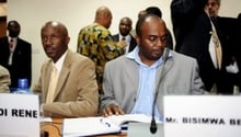 Les personnes prÃ©sentes Ã Nairobi pour des nÃ©gociations de paix sur la RDC le 8 dÃ©cembre