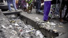 Le réseau de collecte des sacs en plastique dans la capitale congolaise, en 2007 © Vincent Boisot/Riva Press