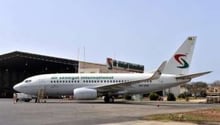 Un avion d’Air Sénégal sur le tarmac de l’aéroport international de Dakar. © AFP