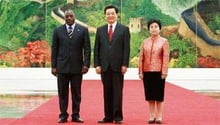 Joseph Kabila a fait le choix de la Chine (ici avec Hu Jintao et son épouse en 2008 à Pékin) au d © Xinhua