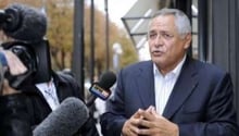 L’avocat Robert Bourgi répond aux journalistes à Paris le 12 septembre 2011. © AFP