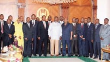 Le président Ismaïl Omar Guelleh avec ses ambassadeurs, le 28 août. © DR