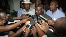 Abdulwahed Omar, le chef du Nigeria Labour Congress (NLC) répond aux journalistes le 15 janvier. © AFP