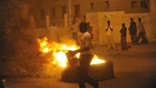 Un policier est mort lors de violences à Dakar, le 27 janvier 2012. © Toure Behan/AFP