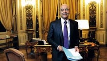 Alain Juppé, dans son bureau au Quai d’Orsay, le 16 février. © Vincent Fournier pour J.A