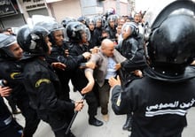 Tunisie: tirs de lacrymos pour disperser une manifestation interdite © AFP