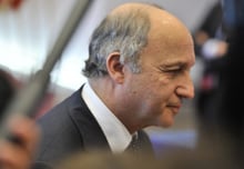 Laurent Fabius en tournée africaine centrée sur le Mali © AFP