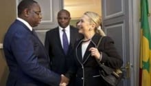 Hillary Clinton avec Macky Sall, à Dakar le 1er août 2012. © Jacquelyn Martin/Pool/AFP