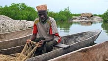 Un pêcheur de la commune rurale de Mangagoulak, en Casamance. © Maxime Le Hégarat pour J.A.