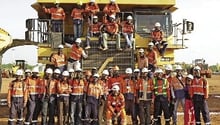 Employés du canadien Teranga Gold Corporation, sur la mine de Sabodala (est du Sénégal). © Hugh Brown