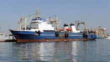 Le navire russe « Oleg Naydenov » est amarré dans le port de Dakar, le 5 janvier 2014. © AFP