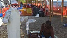 Le centre de traitement de Kenama, en Sierra Leone, le 15 novembre 2014. © AFP