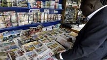 Kiosque à journaux à Abidjan © Kambou Sia/AFP