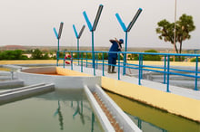 Usine de la Société d’exploitation des eaux du Niger, filiale de Veolia. Pour le groupe français, l’eau est moins rentable que l’énergie. © VEOLIA/DIDIER OLIVRE