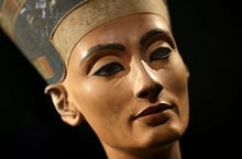 Le buste de Néfertiti, exposé en Allemagne en décembre 2012. © Michael Sohn/AP/SIPA