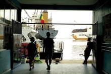 Port de la ville de Dakar. © Jacques Du Sordet pour les Éditions du Jaguar