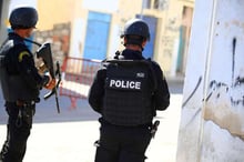 Policiers tunisiens postés à Ben Guerdane (est) après les attaques jihadistes qu’a connues cette région. © Feres Najar/AP/SIPA