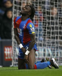 Le joueur de Crystal Palace Pape Souaré lors d’un match contre Chelsea à Londres le 3 janvier 2016. © Kirsty Wigglesworth/AP/SIPA