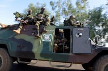 Des soldats de la force ouest-africaine à Farafegny, le 22 janvier 2017 en Gambie. © AFP/Seyllou