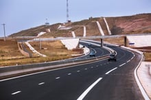 L’autoroute qui relie Dakar à Diamniadio, remportée par Eiffage, a constitué une exception sous le régime Wade. © Abdoulaye NDAO/Eiffage Sénégal