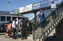 Affiche de la compagnie d’assurances NSIA sur la VDN en direction de l’aéroport Le 3 février 2014. Dakar. Senegal. © Sylvain CHERKAOUI