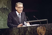 Boutros Boutros-Ghali à la tribune des Nations unies le 31 décembre 1991. © Marty Lederhandler/AP/SIPA