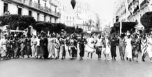 Parade de femmes artistes lors de l’ouverture du premier Festival panafricain d’Alger (Panaf), le 21 juillet 1969. © APS/AFP