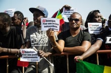 Rassemblement à Dakar, à l’appel du mouvement Y’en a marre, pour dénoncer le « manque de démocratie et de justice » au Sénégal, le 7 avril. © Sophie Garcia/hanslucas.com