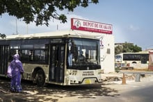 La compagnie a réceptionné 45 bus début 2017. © Sylvain Cherkaoui pour JA