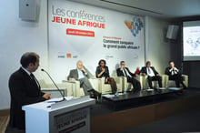 Conférence de Jeune Afrique, le 27 octobre 2017 à Paris avec Frédéric Maury, red chef économie à JA, Bruno Mettling, directeur MOA d’Orange, Binta Touré Ndoye DG d’Oragroup, Boubker Jaï, DG Le grand vainqueur du palmarès est le groupe marocain Attijariwafa Bank, Célestin M.Muntuabu, DG de Pro CréditBank Congo et Ahmed El Yacoubi, directeur Af de l’Ouest de la SG. © Vincent Fournier/JA