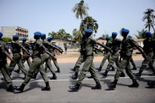 Des soldats sénégalais défilant à Ziguinchor, en Casamance, dans le sud du Sénégal en 2011 (image d’archives). © Jessica VIEUX pour Jeune Afrique